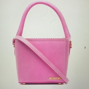 Jacquemus Le Seau Carre cube bag